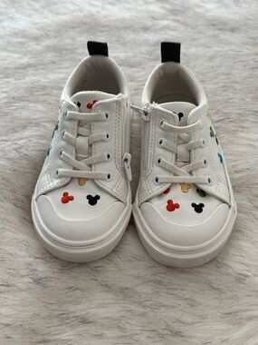Zara White Kids Sneakers with Multicolor Mickey Icons